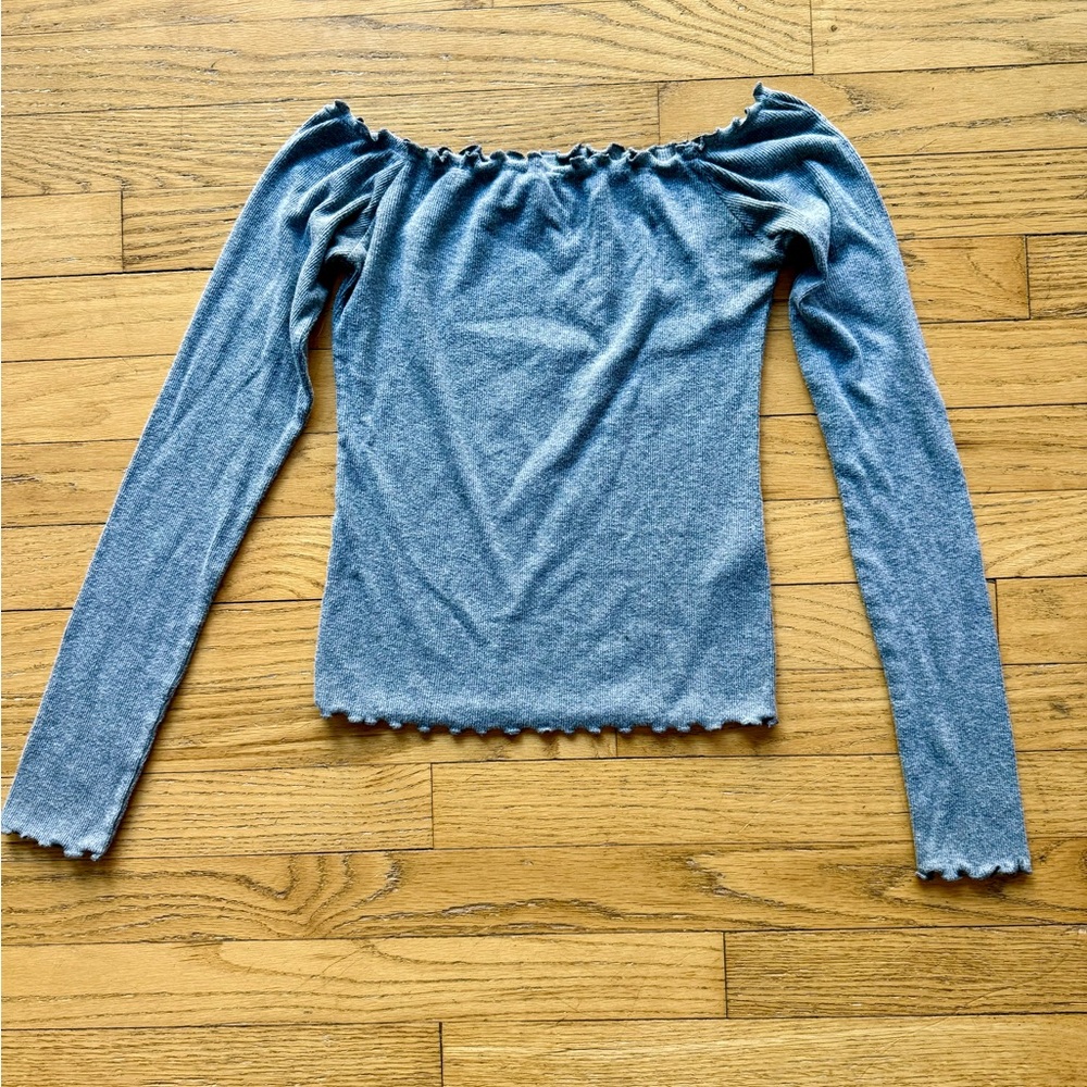 Hollister Gray Fitted Ruffled Long Sleeve Blouse